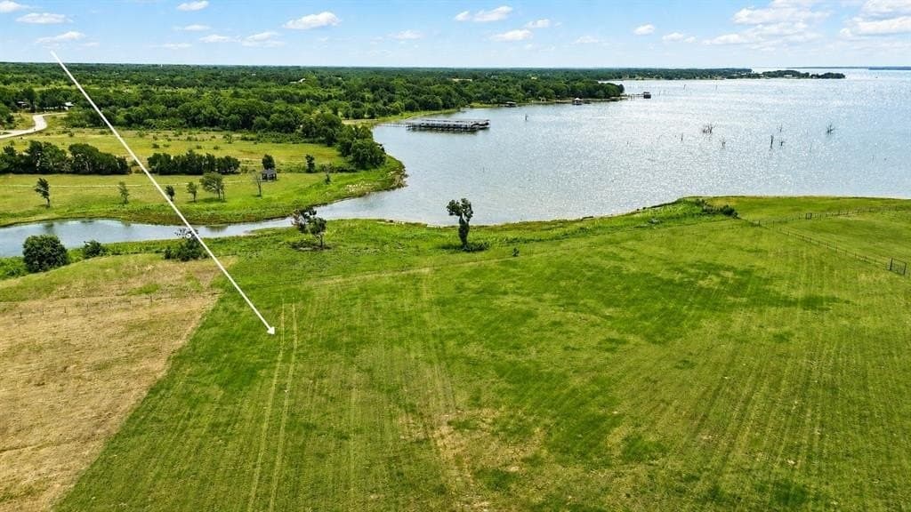 2.25 acres in Navarro County
