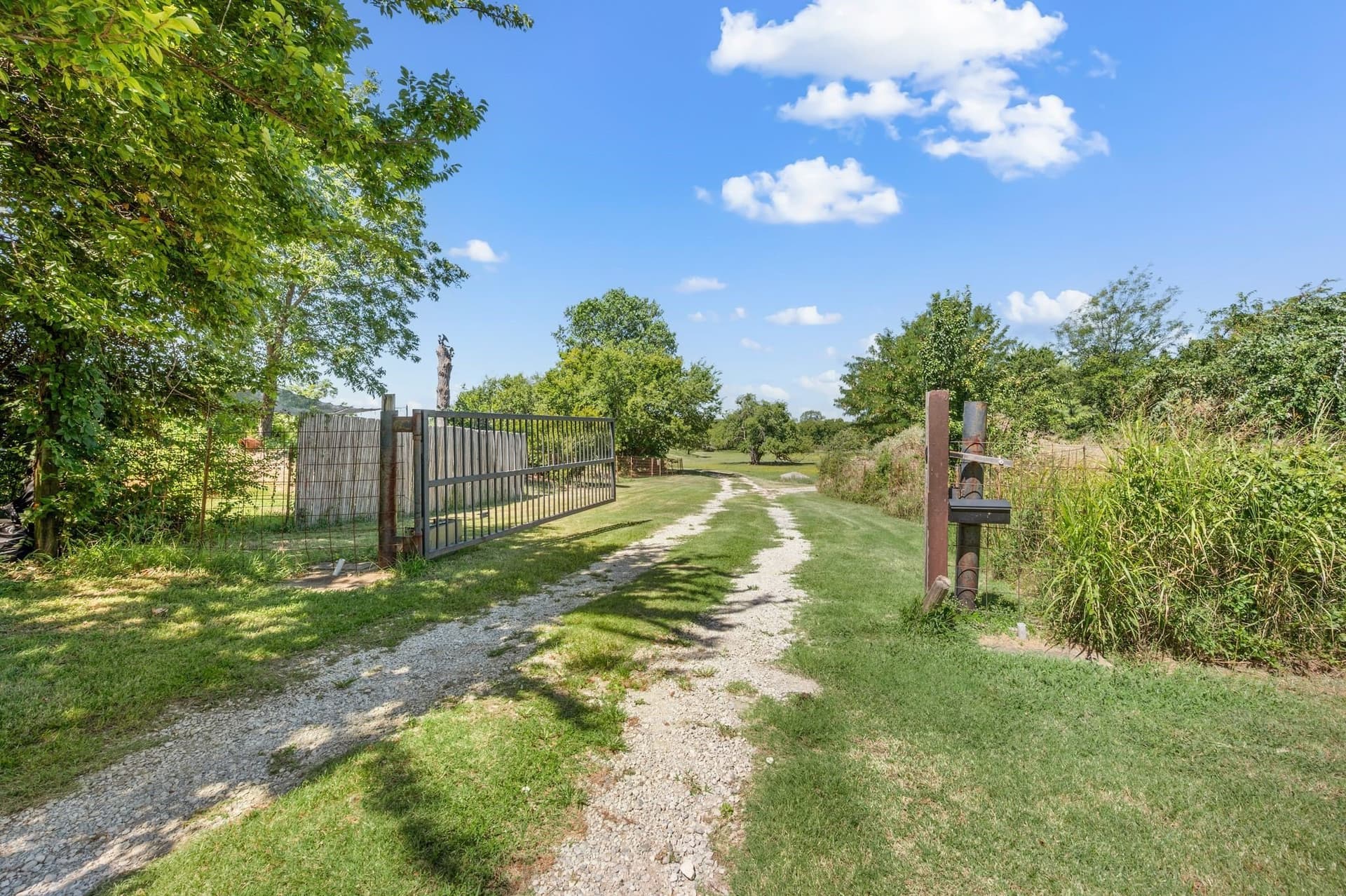 5.02 acres in Tarrant County - photo 7