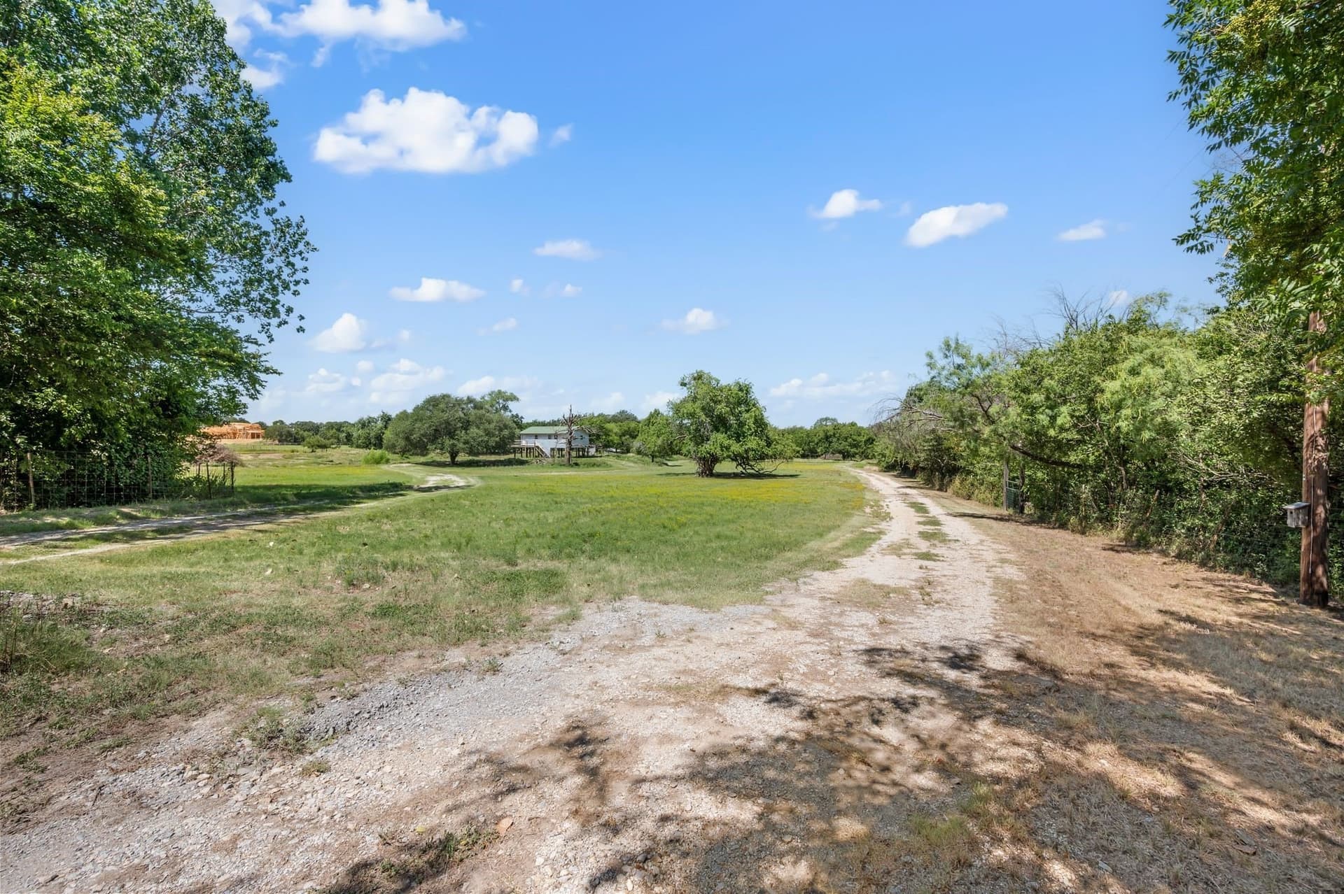 5.02 acres in Tarrant County - photo 8