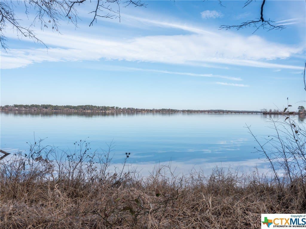 0.96 acres in Henderson County - photo 8