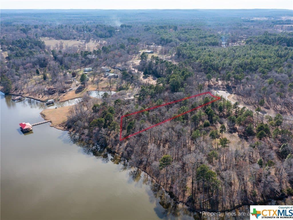 0.96 acres in Henderson County - photo 6