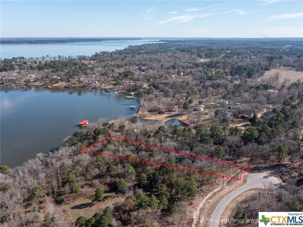 0.96 acres in Henderson County - photo 7