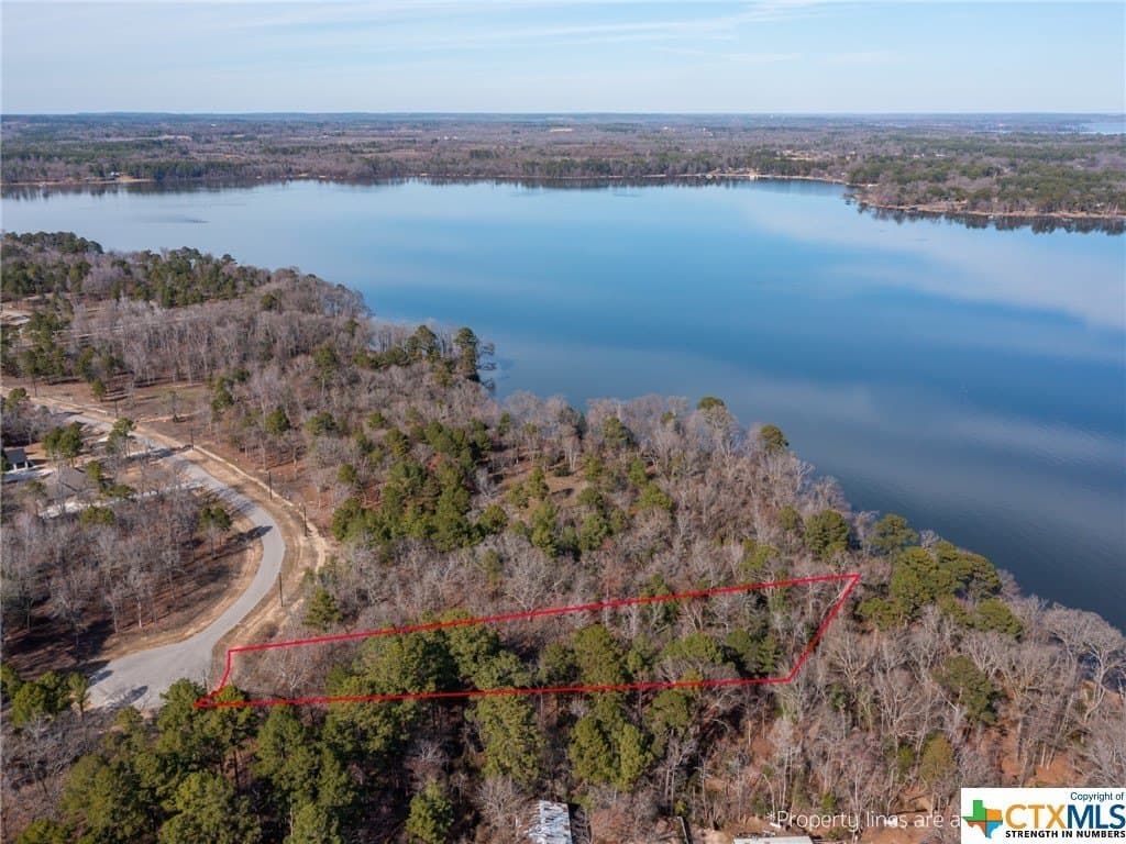 0.96 acres in Henderson County - photo 4