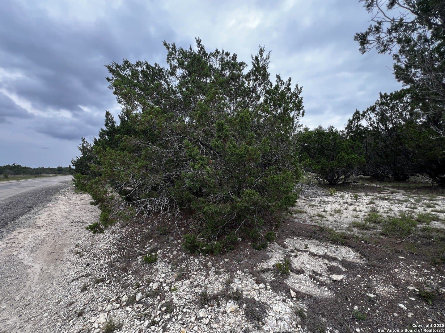 0.43 acres in Bandera County gallery image 3