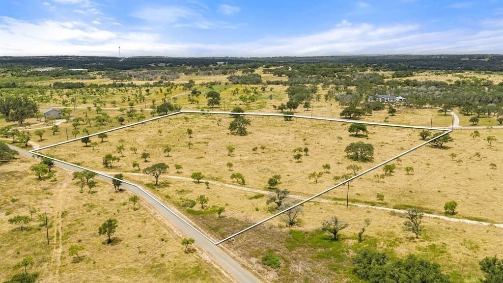 12 acres in Blanco County gallery image 2