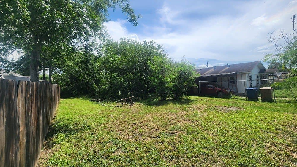 0.09 acres in Nueces County