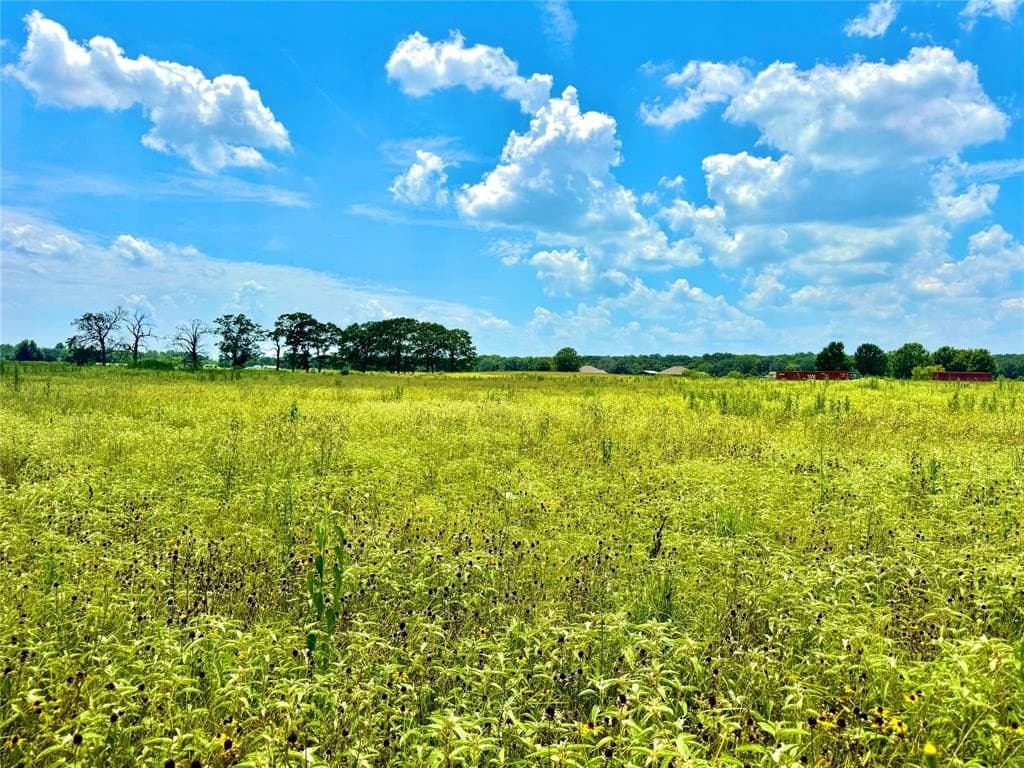 5.71 acres in Hopkins County