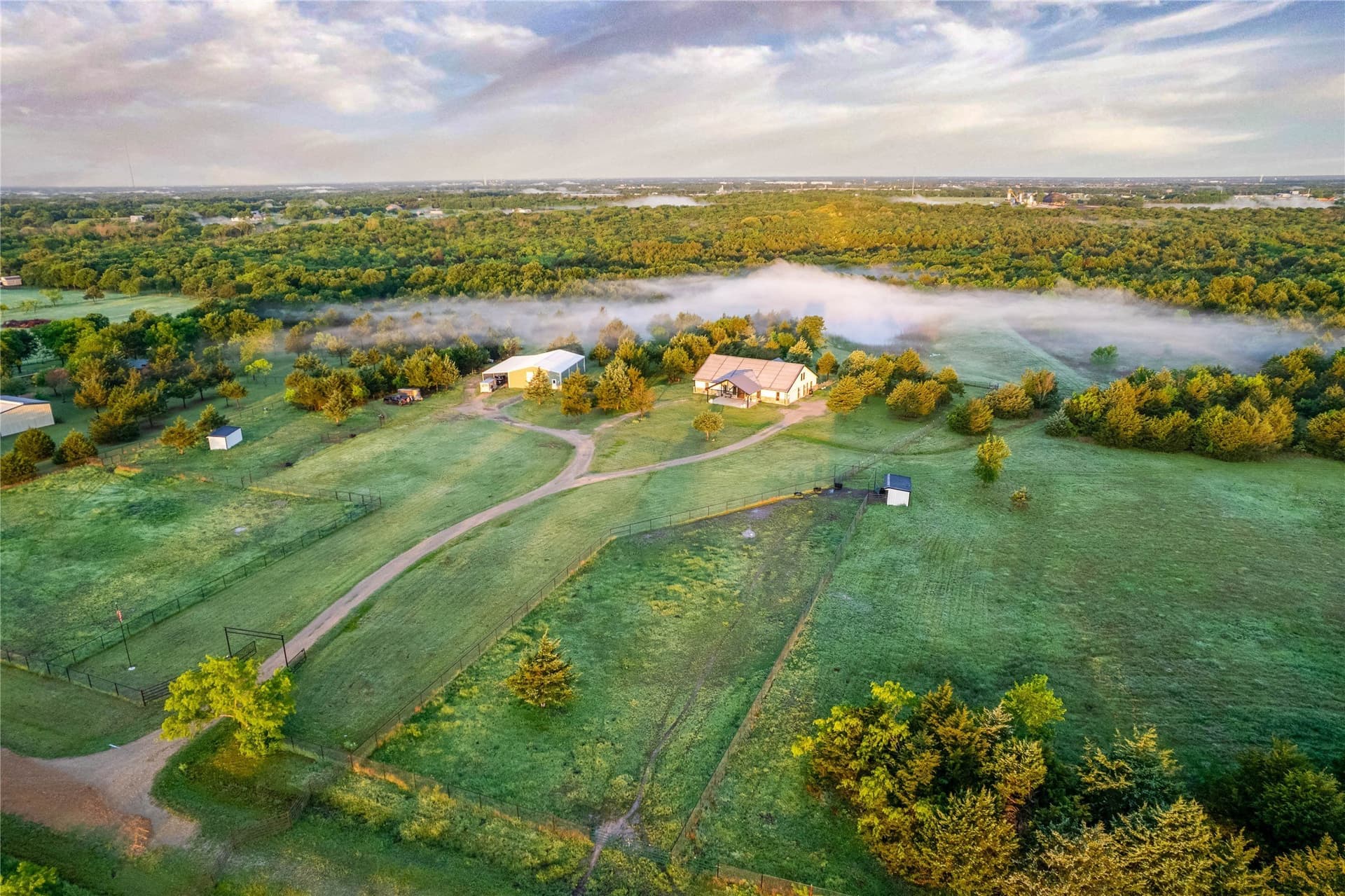 171.21 acres in Hunt County - photo 3
