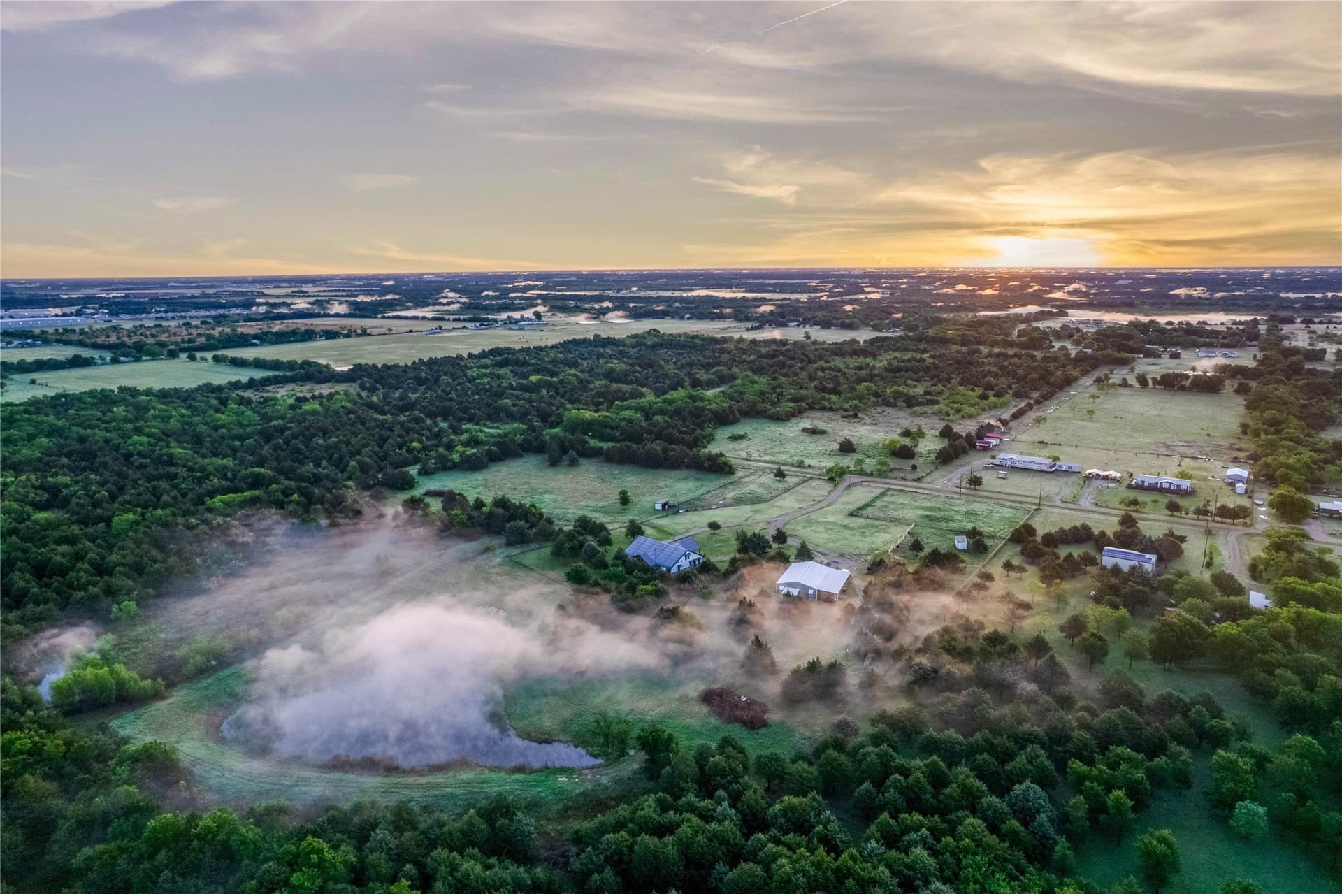 171.21 acres in Hunt County - photo 2