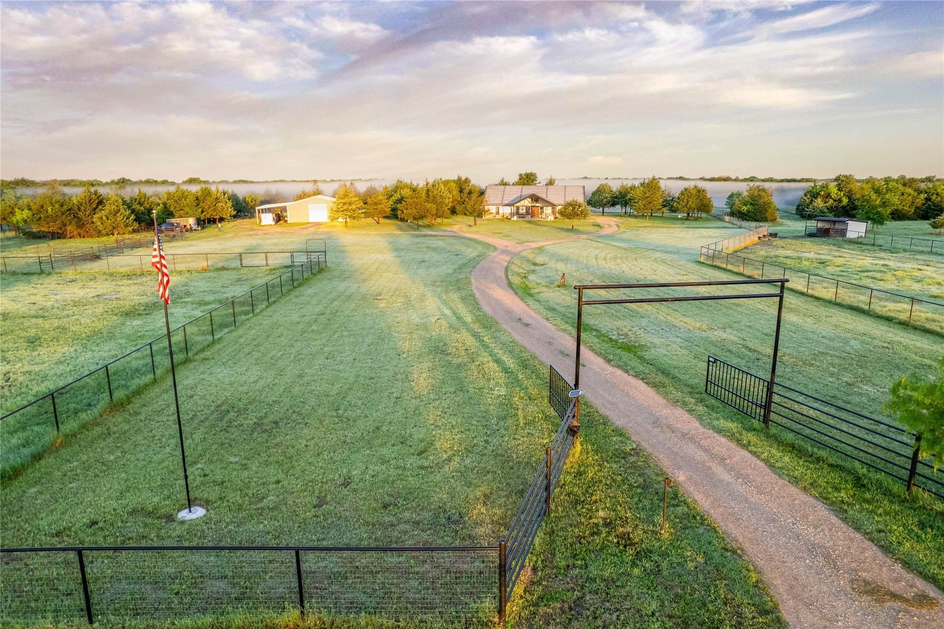 171.21 acres in Hunt County - photo 4