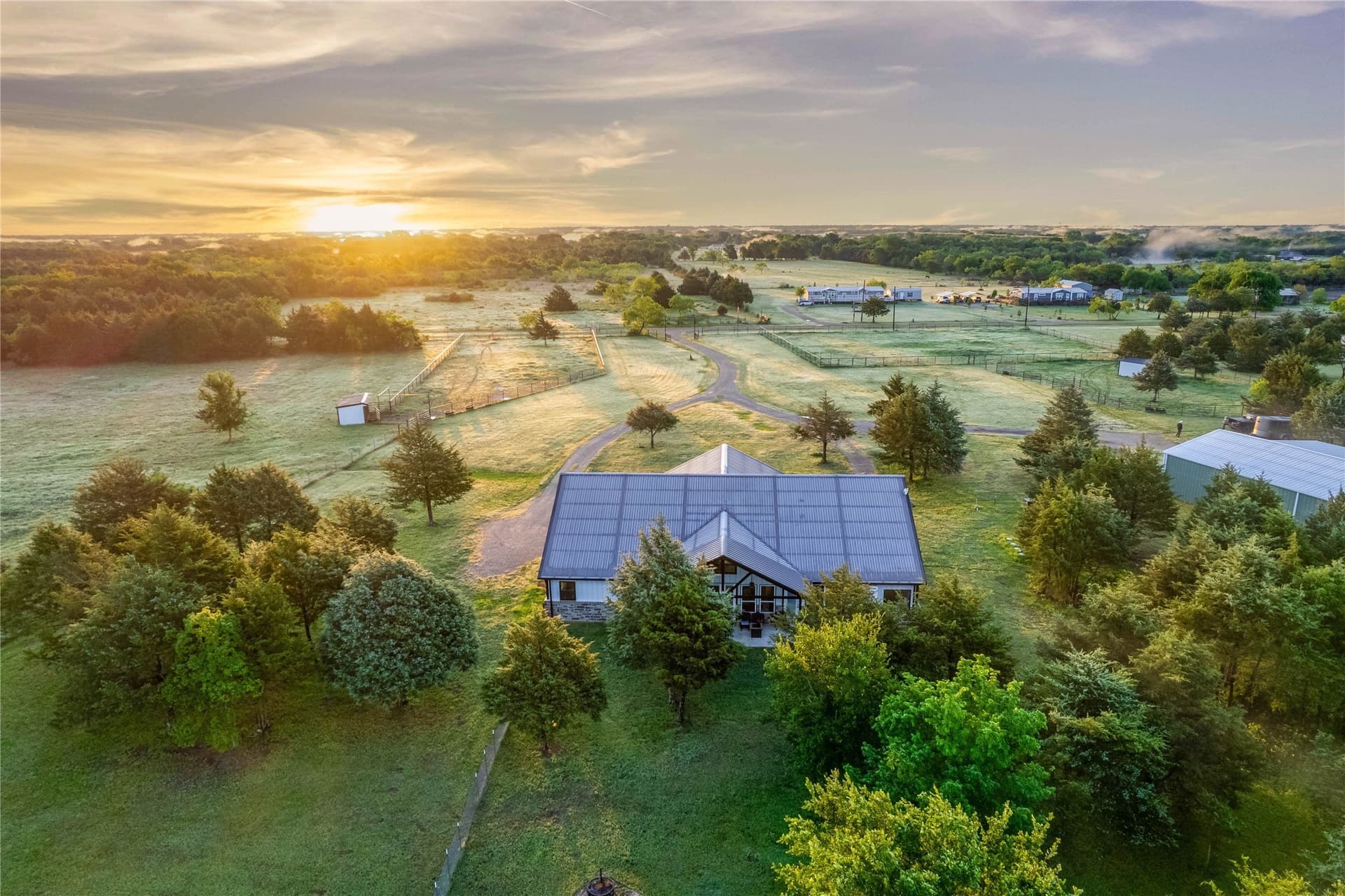171.21 acres in Hunt County - photo 5
