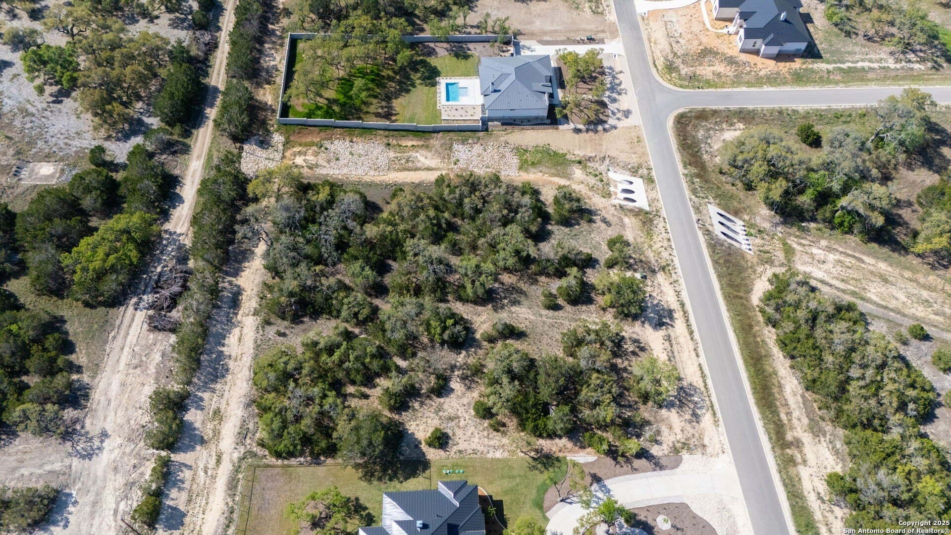 1.01 acres in Comal County gallery image 4
