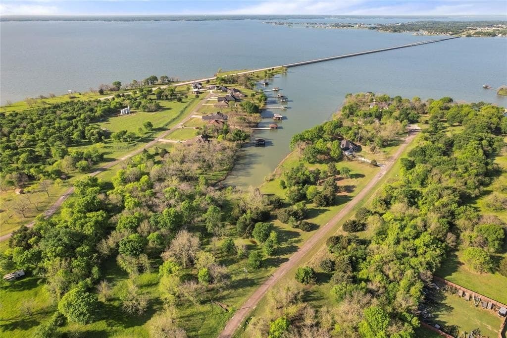 2.56 acres in Navarro County gallery image 3