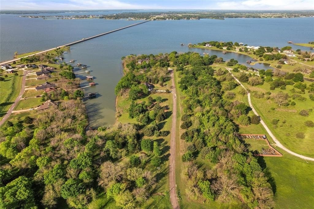 2.56 acres in Navarro County gallery image 4