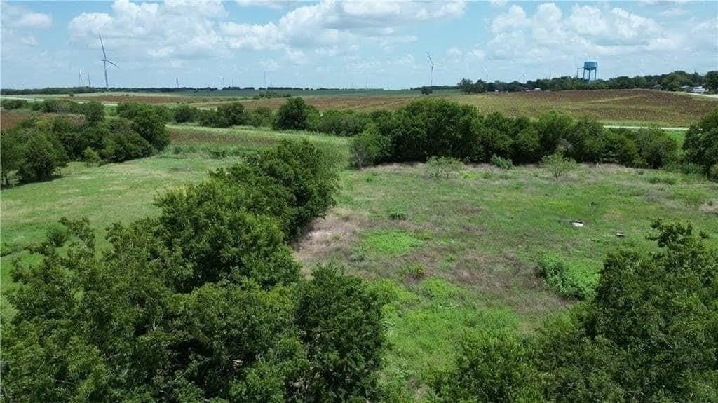 2.6 acres in McLennan County