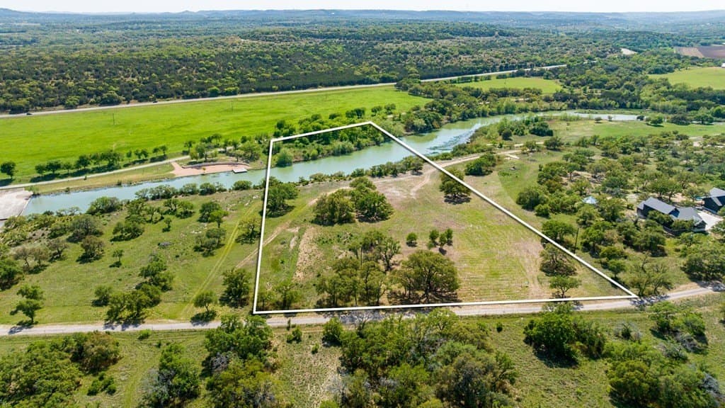 10.04 acres in Blanco County gallery image 2