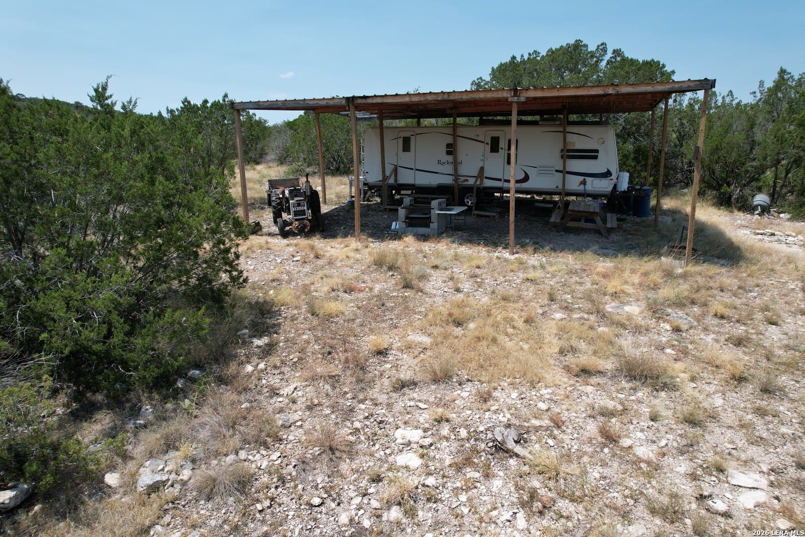 22.88 acres in Edwards County - photo 9