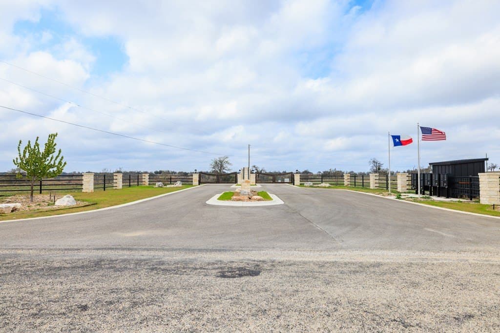 5.75 acres in Gillespie County gallery image 3