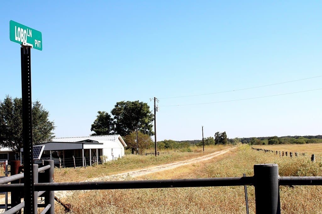 10 acres in Colorado County - photo 6
