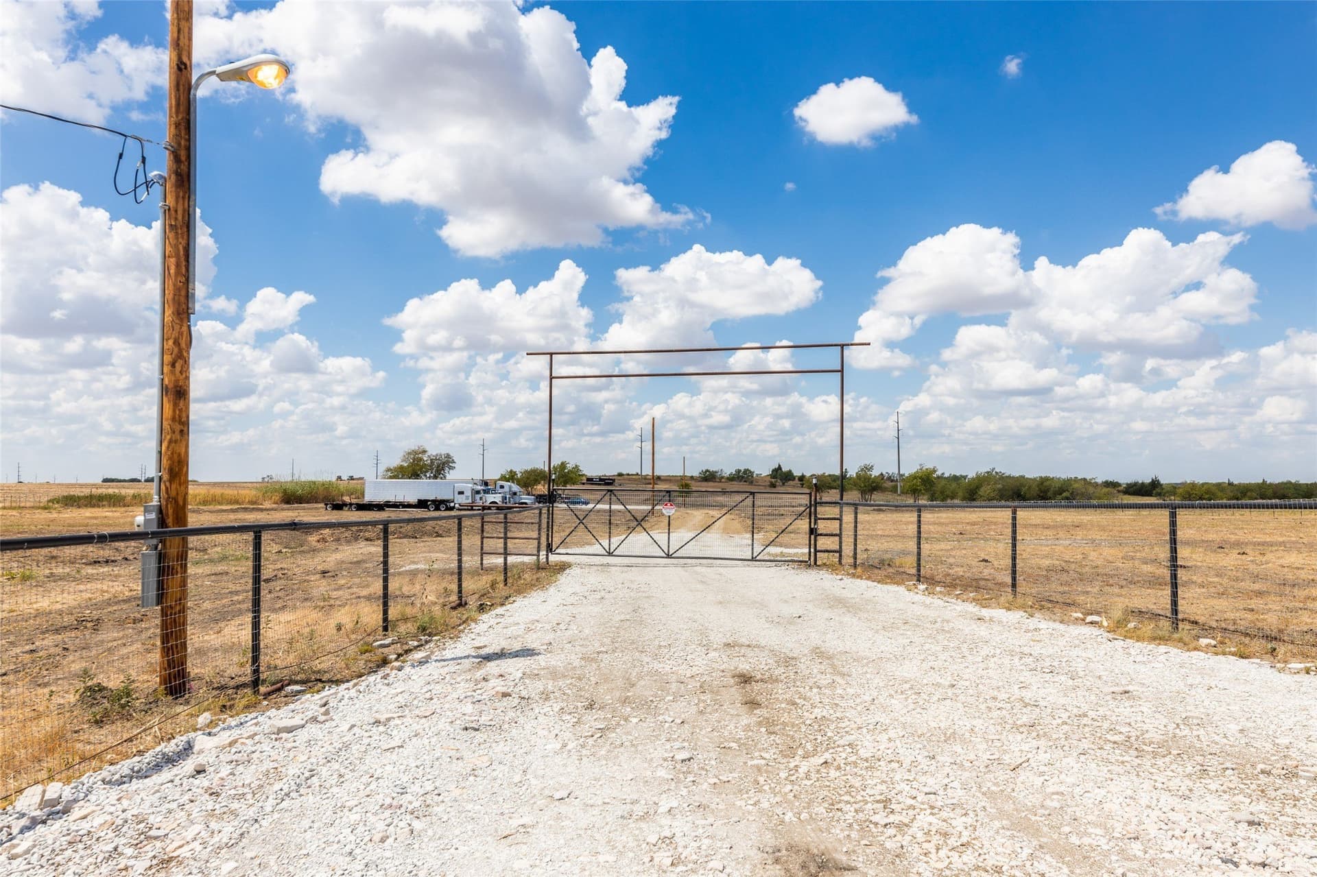 10 acres in Hill County