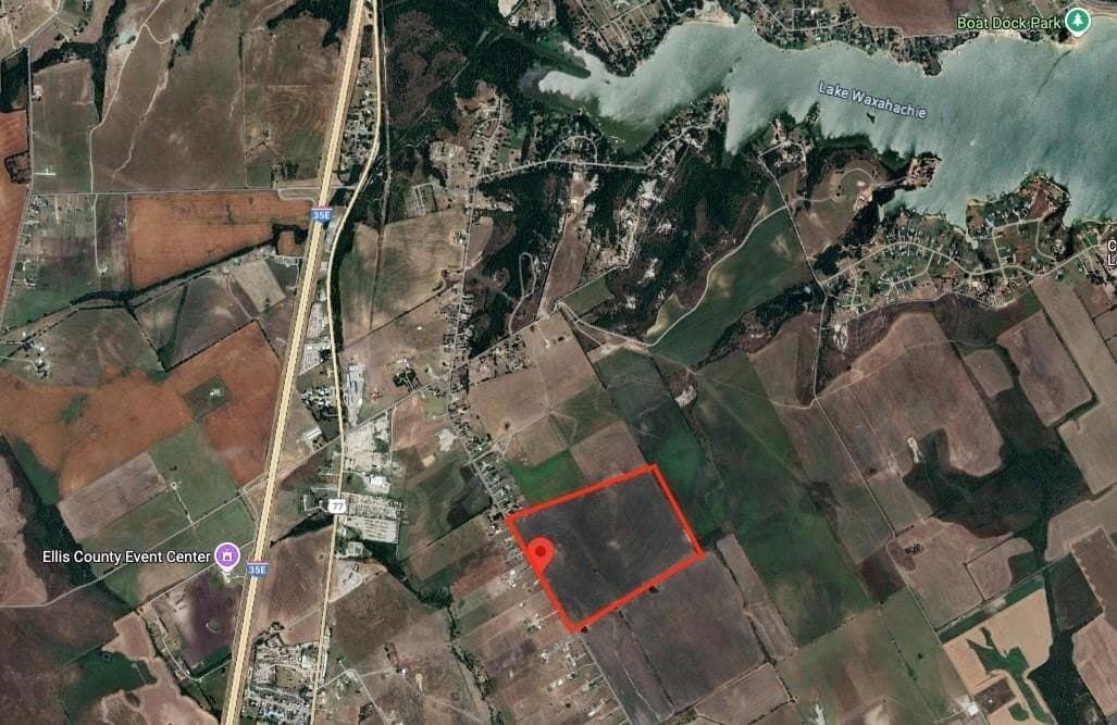 121.8 acres in Ellis County - photo 2
