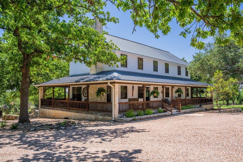 10.05 acres in Gillespie County gallery image 3