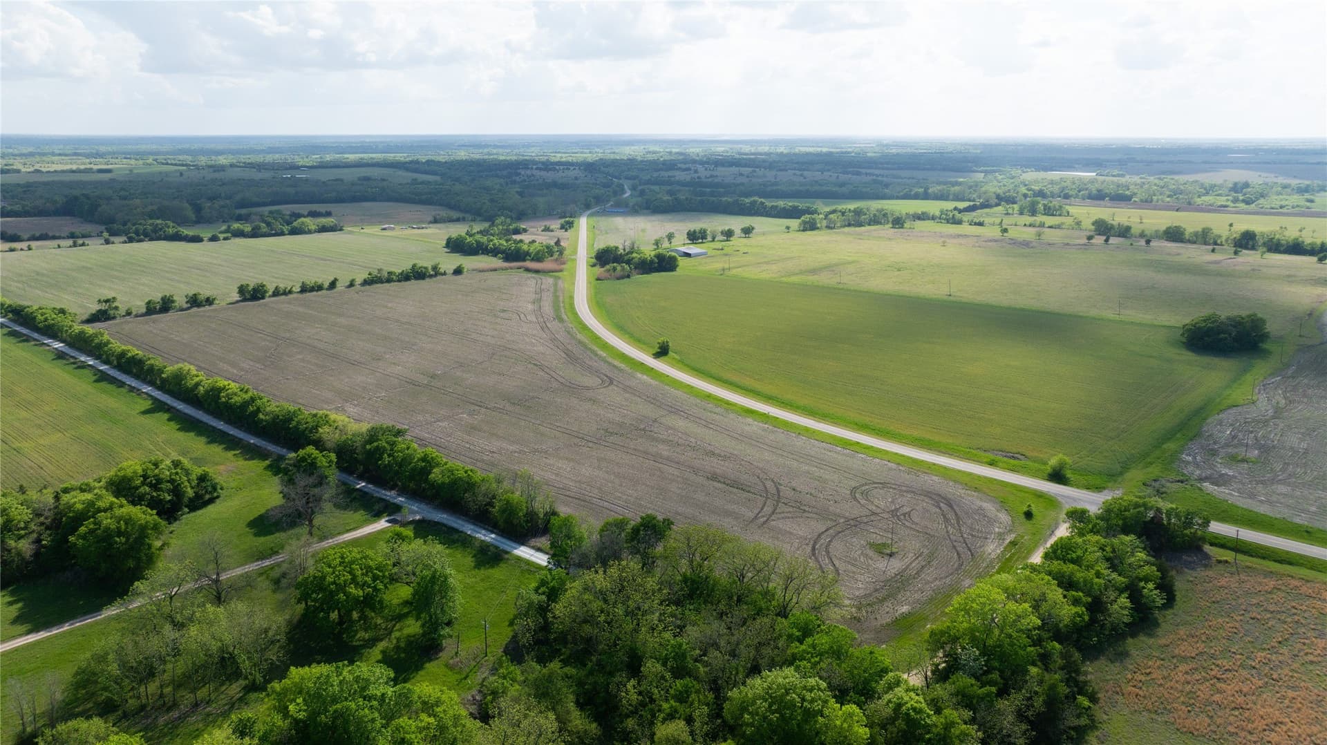 1 acres in Lamar County gallery image 3