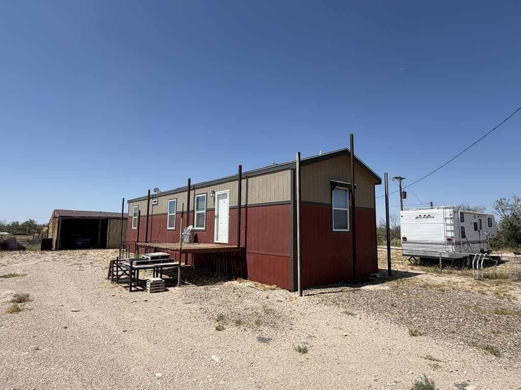 142.77 acres in Pecos County - photo 3