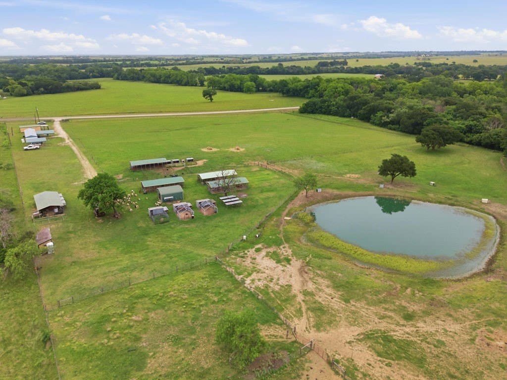 25 acres in Hill County