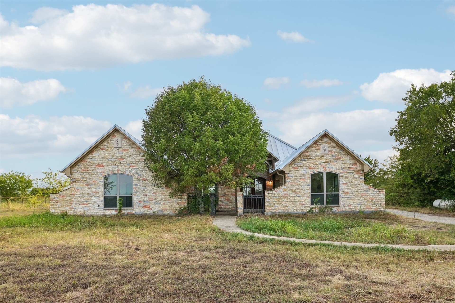 10 acres in Ellis County - photo 2