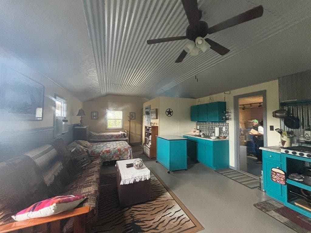 5.58 acres in Uvalde County featured view