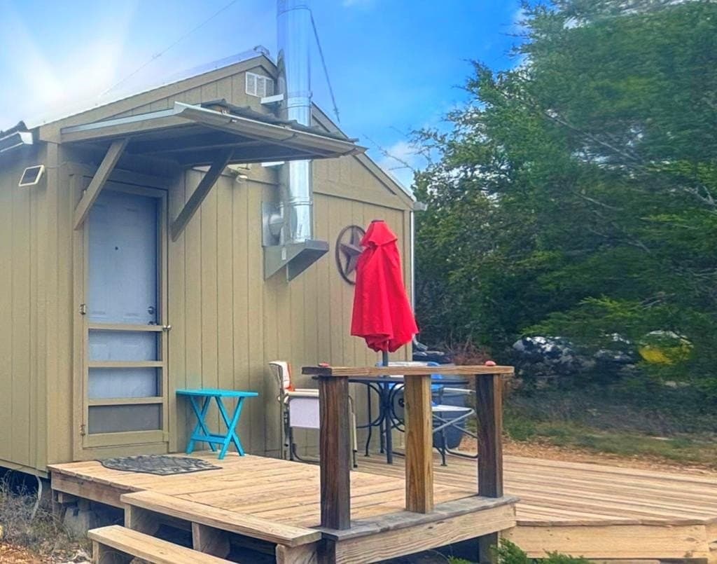 5.58 acres in Uvalde County gallery image 3