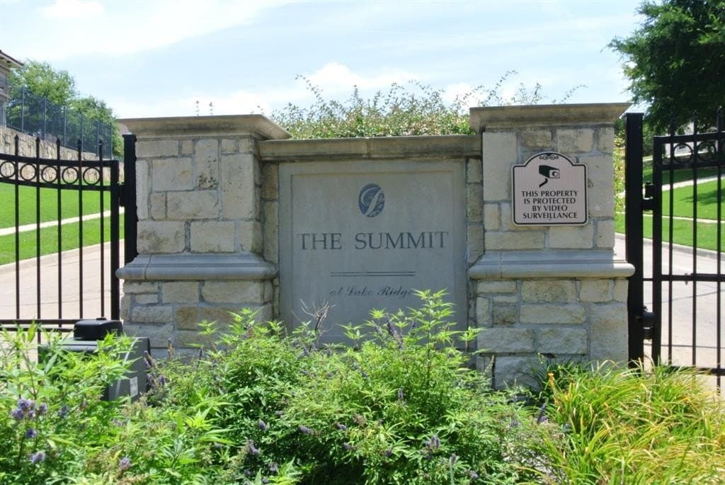 1 acres in Ellis County gallery image 2