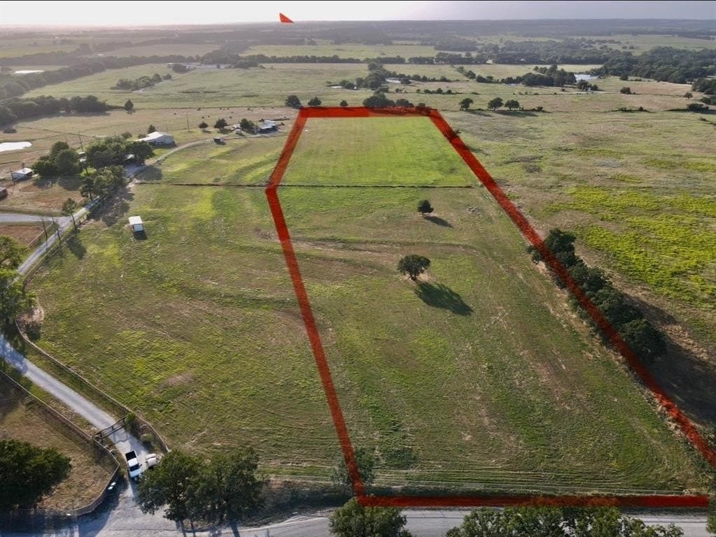 12 acres in Montague County