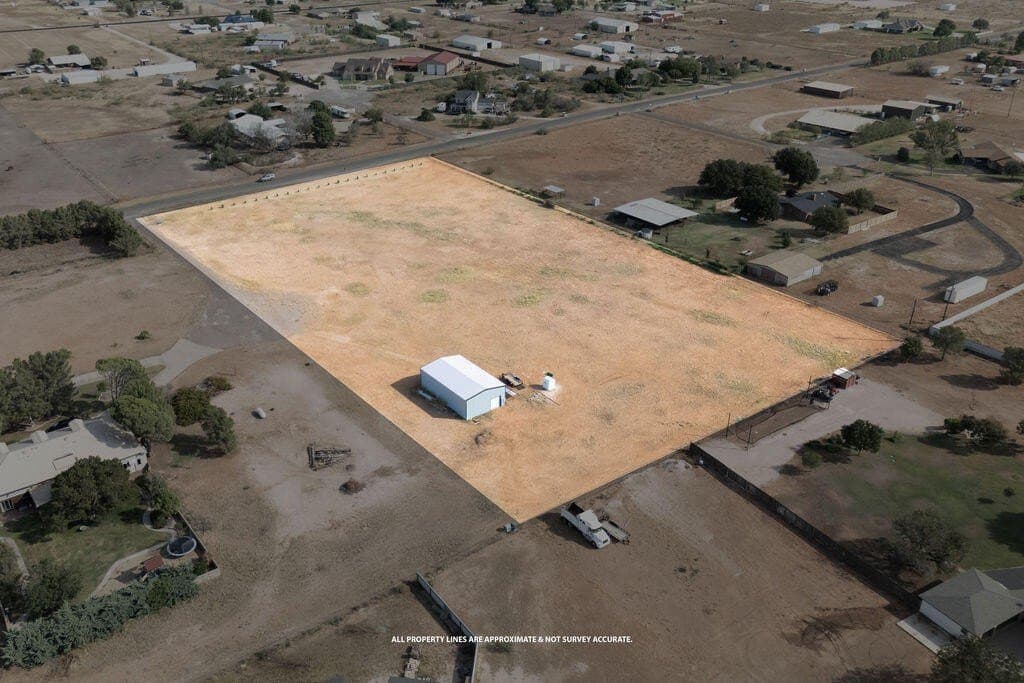 5 acres in Midland County