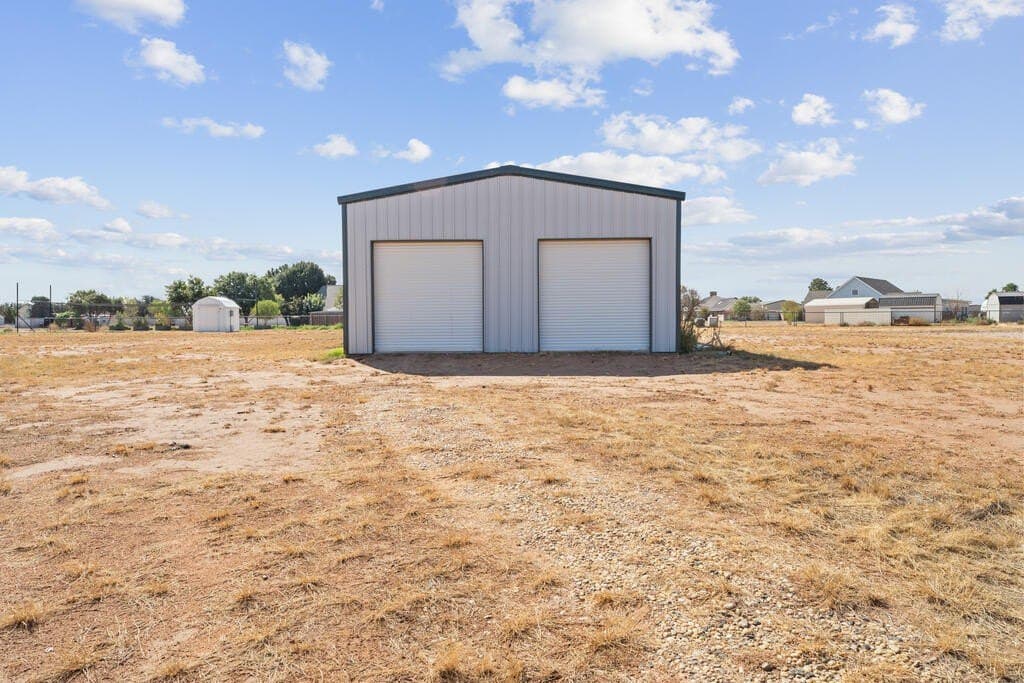 5 acres in Midland County - photo 4