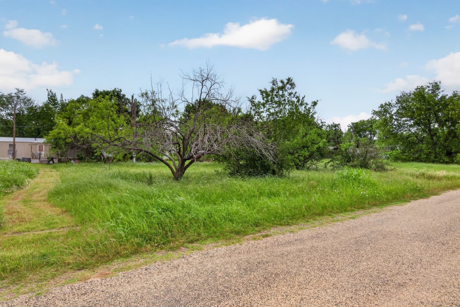 0.04 acres in Hood County - photo 8