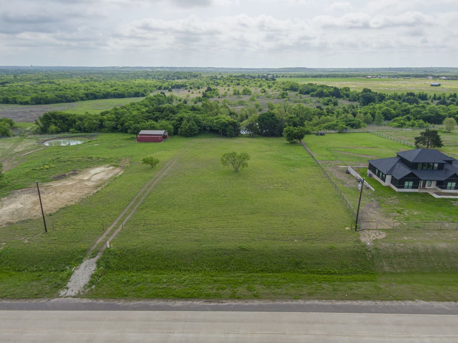 2.5 acres in Ellis County featured view