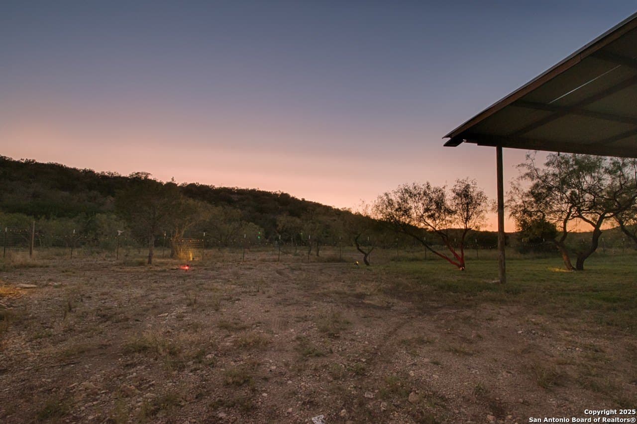 82 acres in Edwards County gallery image 4