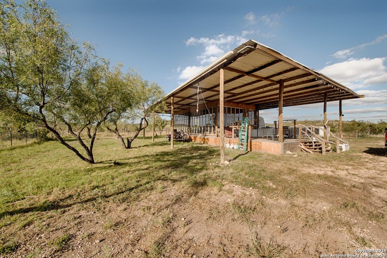 82 acres in Edwards County gallery image 3