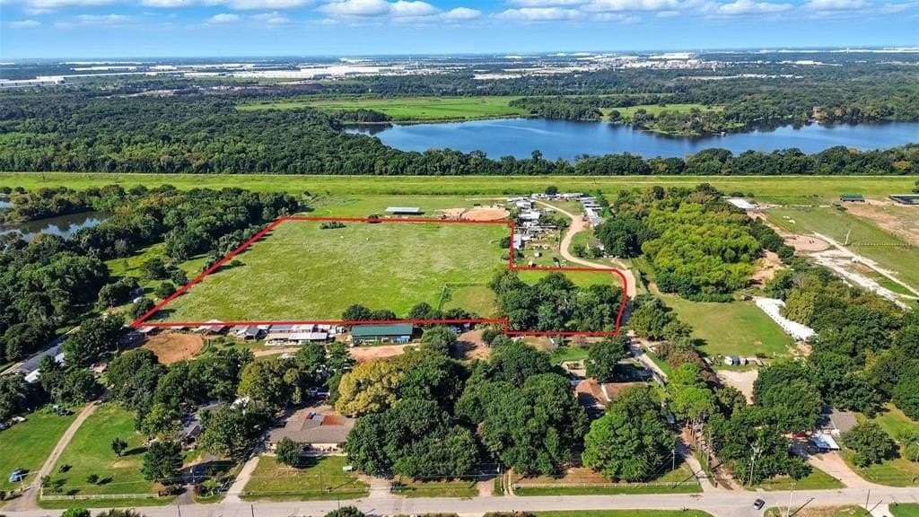 10.38 acres in Dallas County