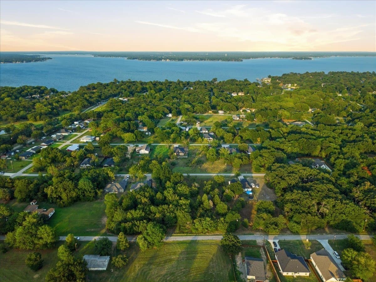 0.21 acres in Henderson County - photo 15