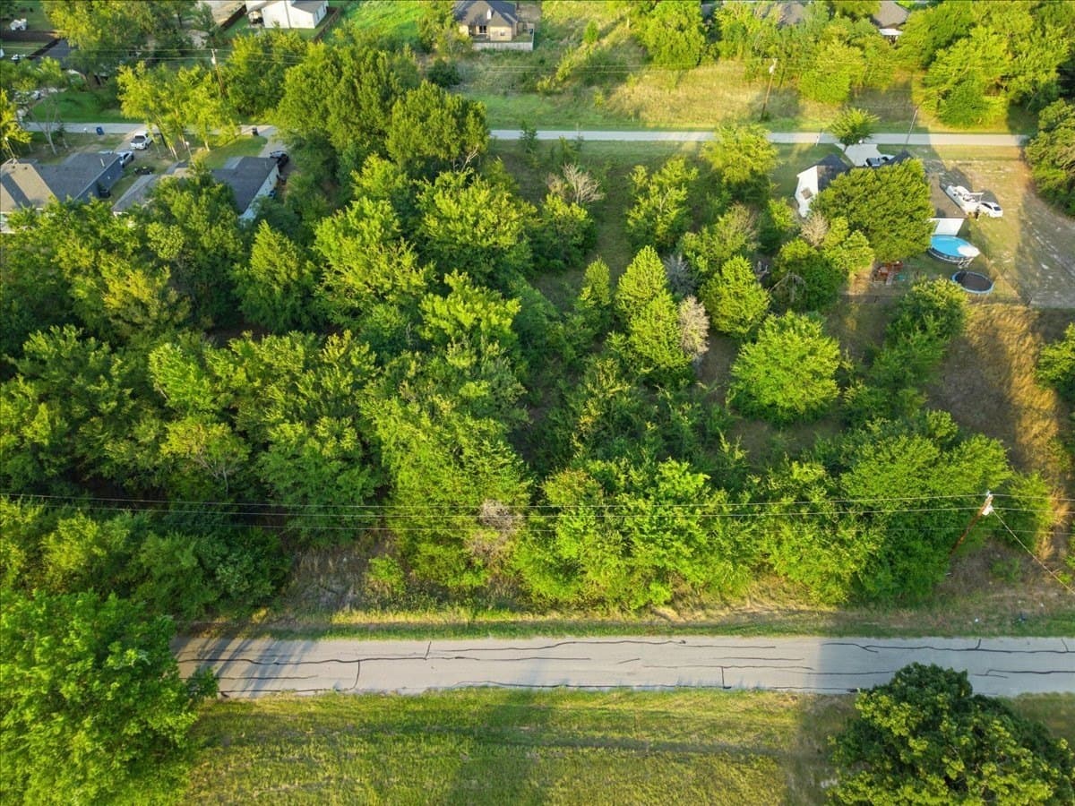0.21 acres in Henderson County - photo 10
