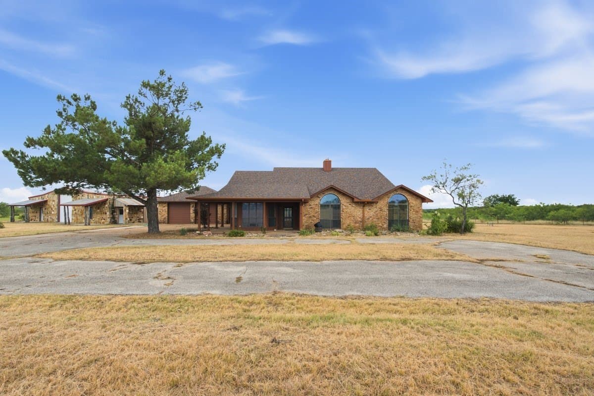 11.6 acres in Hill County