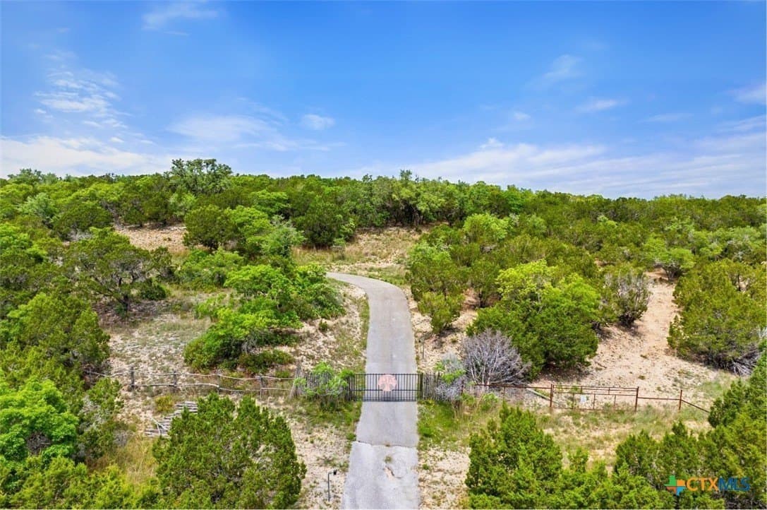 25 acres in Blanco County gallery image 3