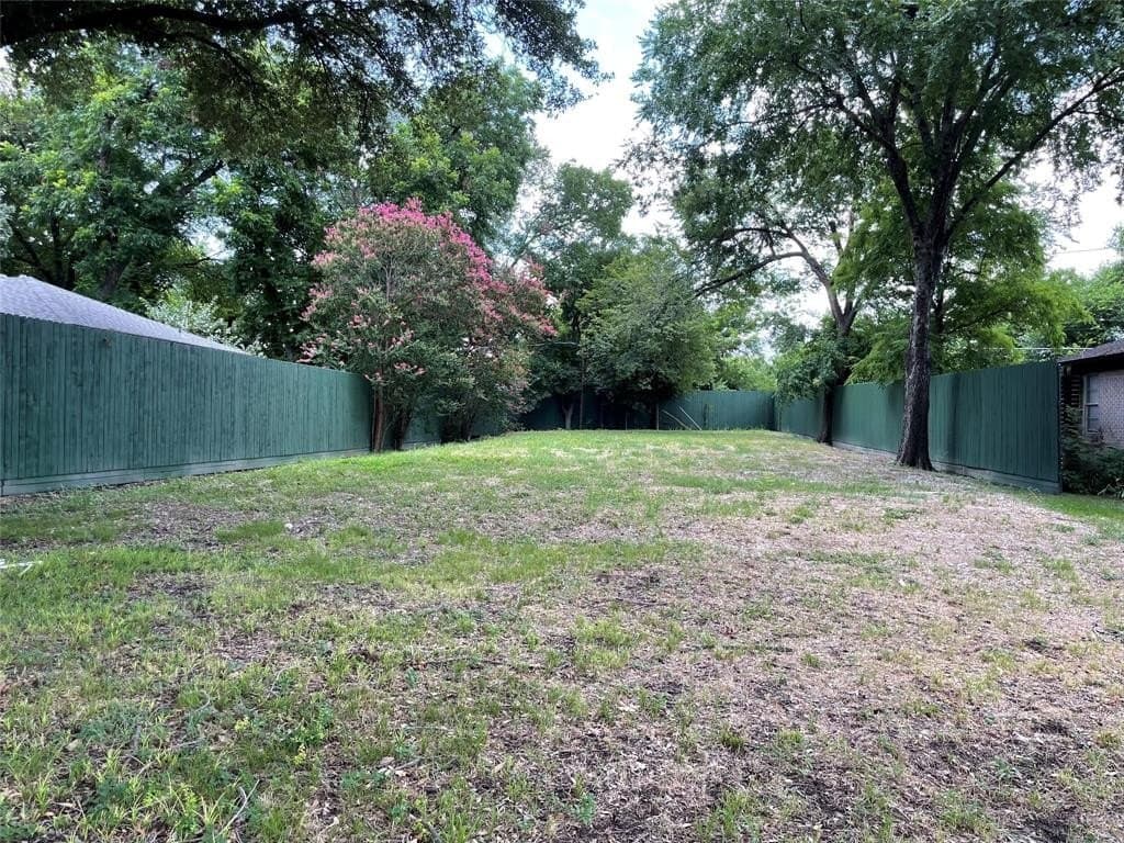0.24 acres in Dallas County featured view