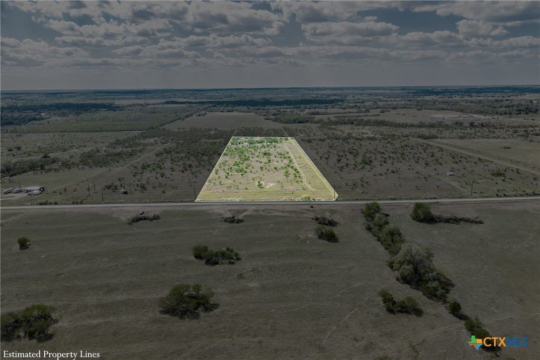 10.01 acres in DeWitt County gallery image 4