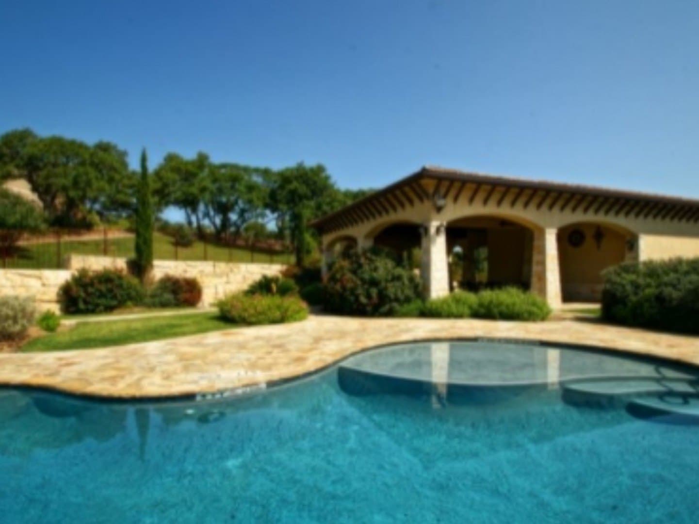 1.89 acres in Comal County gallery image 4
