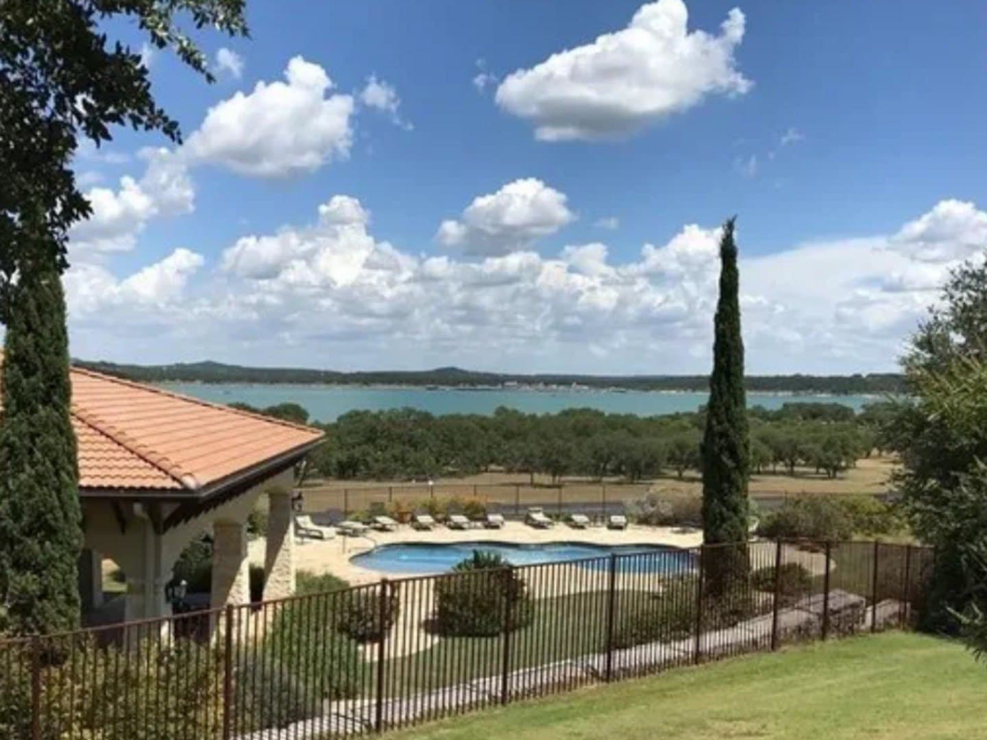 1.89 acres in Comal County gallery image 3