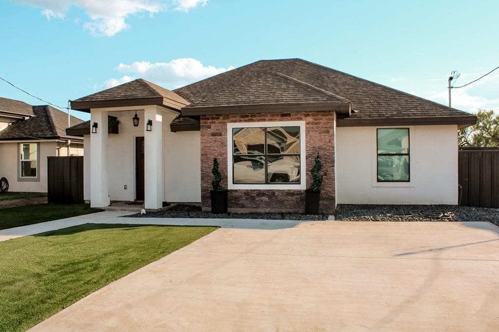 6,050 acres in Maverick County